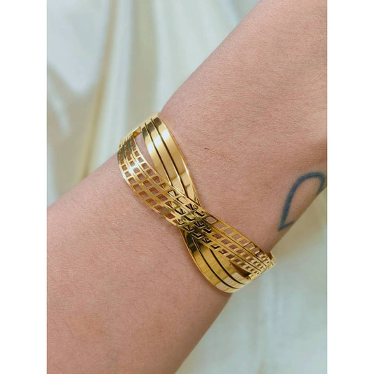 Multi‑Stripe Crossover Bangle | 18K Gold Plated Stainless Steel