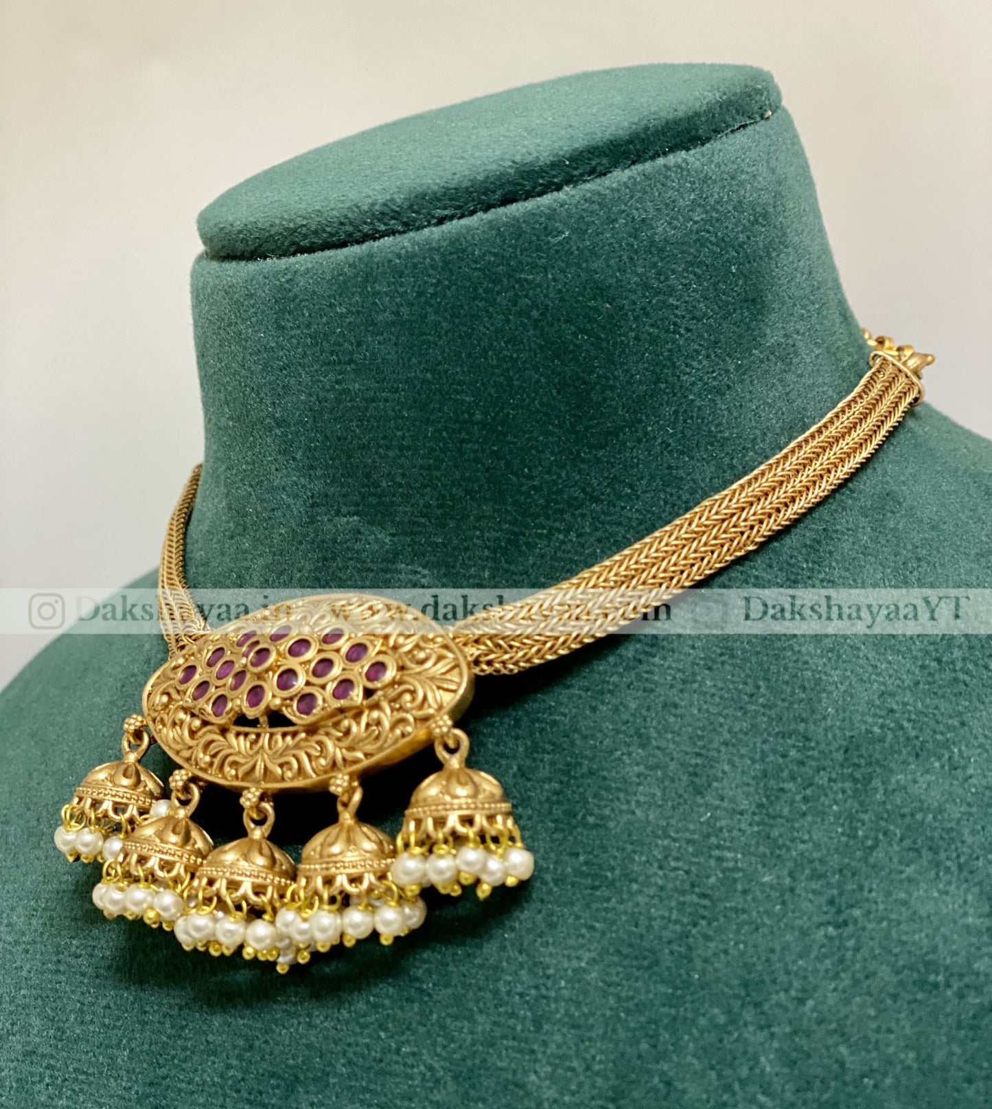 Matt Gold Temple Oval Choker Necklace Set