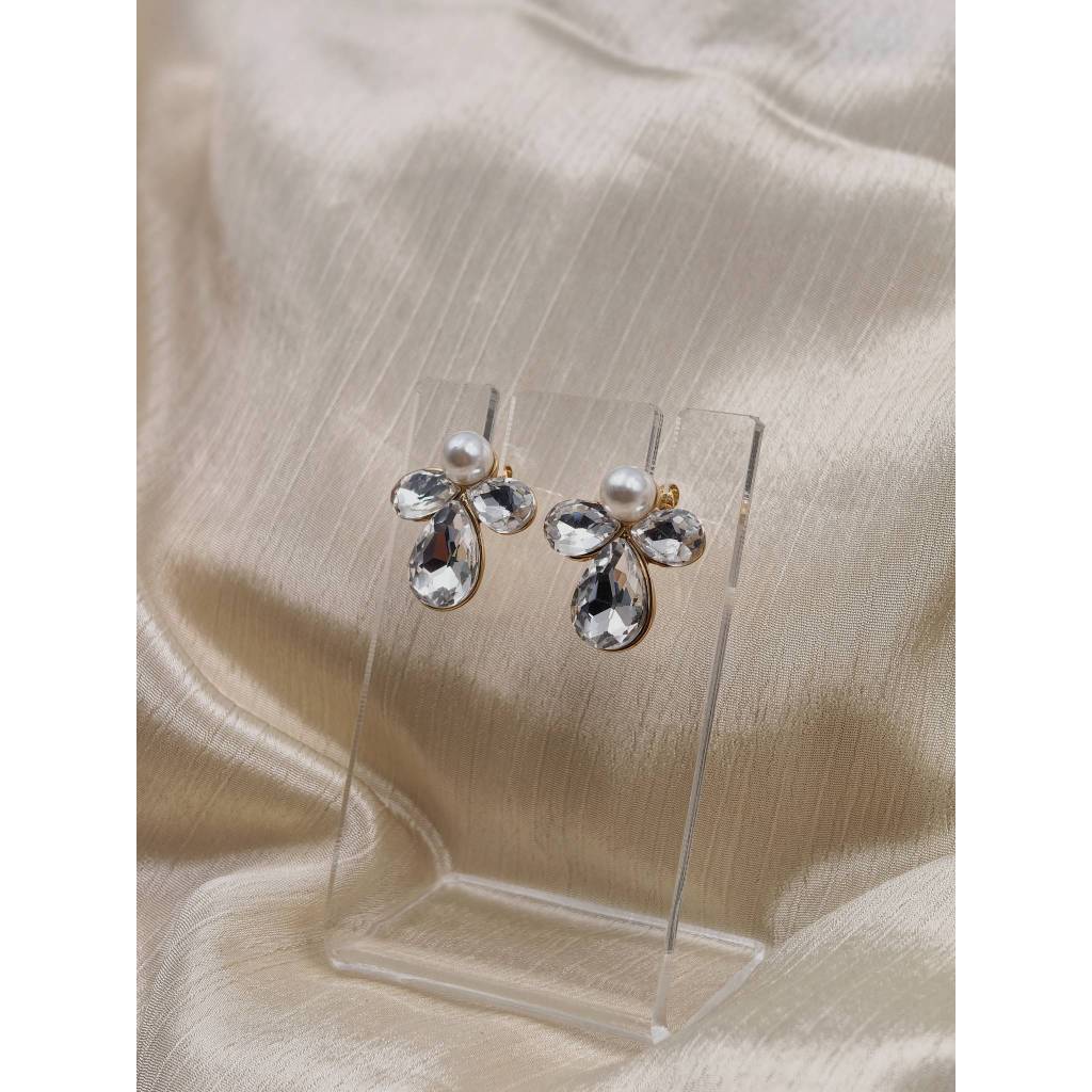 Pearl Petal Stud Earrings