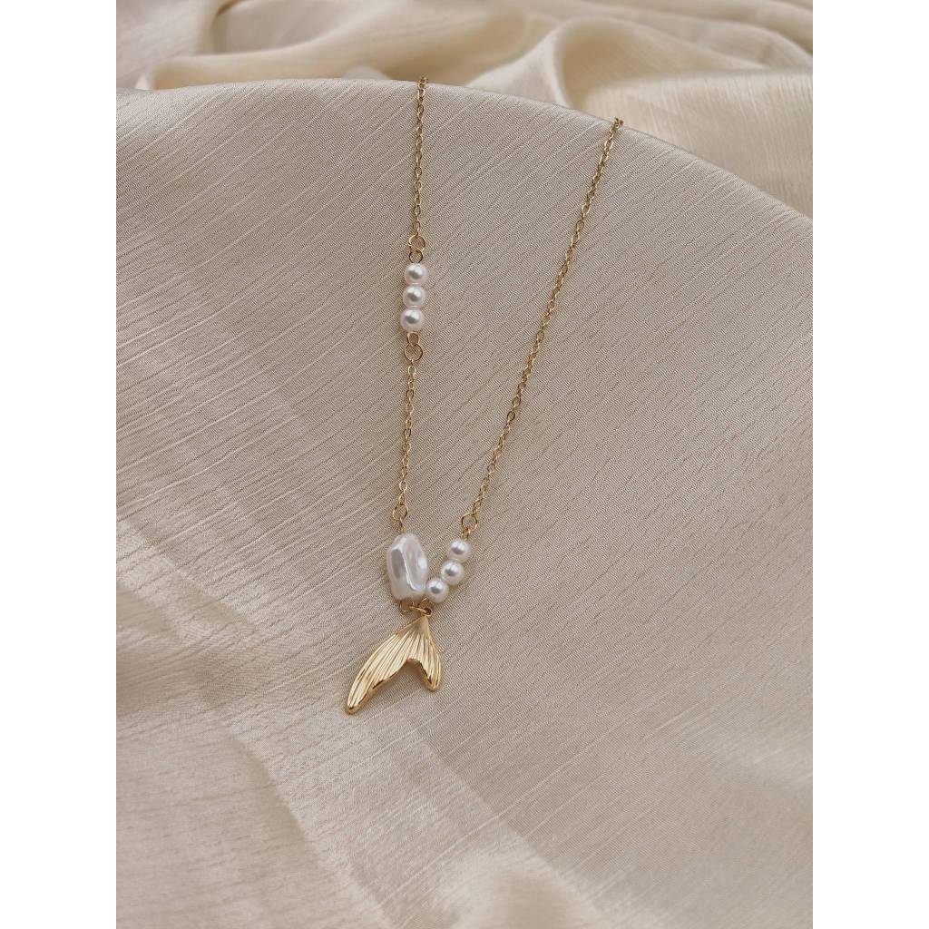 Mermaid Tail Pearl Necklace