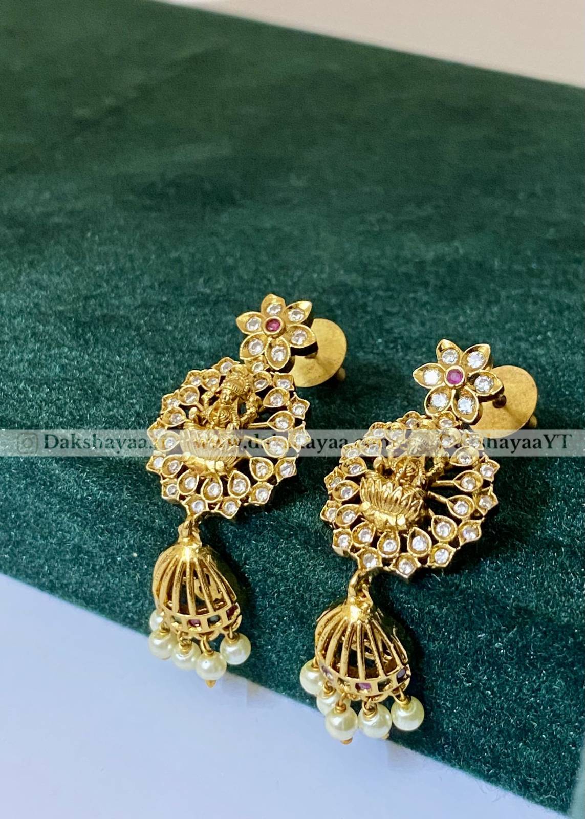  Antique Choker Set earrings close-up