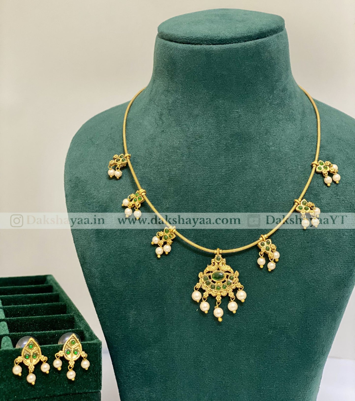 Classic Temple Pearl Necklace Set