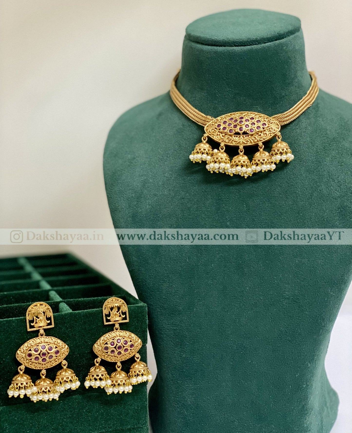 Matt Gold Temple Oval Choker Necklace Set