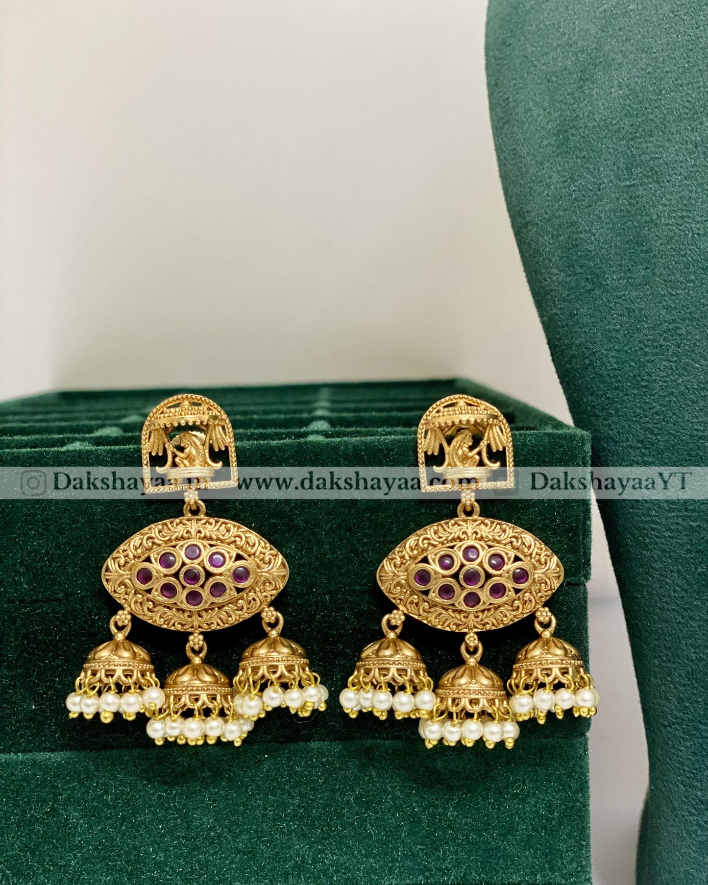 Matt Gold Temple Oval Choker Necklace Set