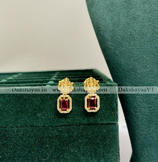 Regal Gold Finish Stone Choker Set