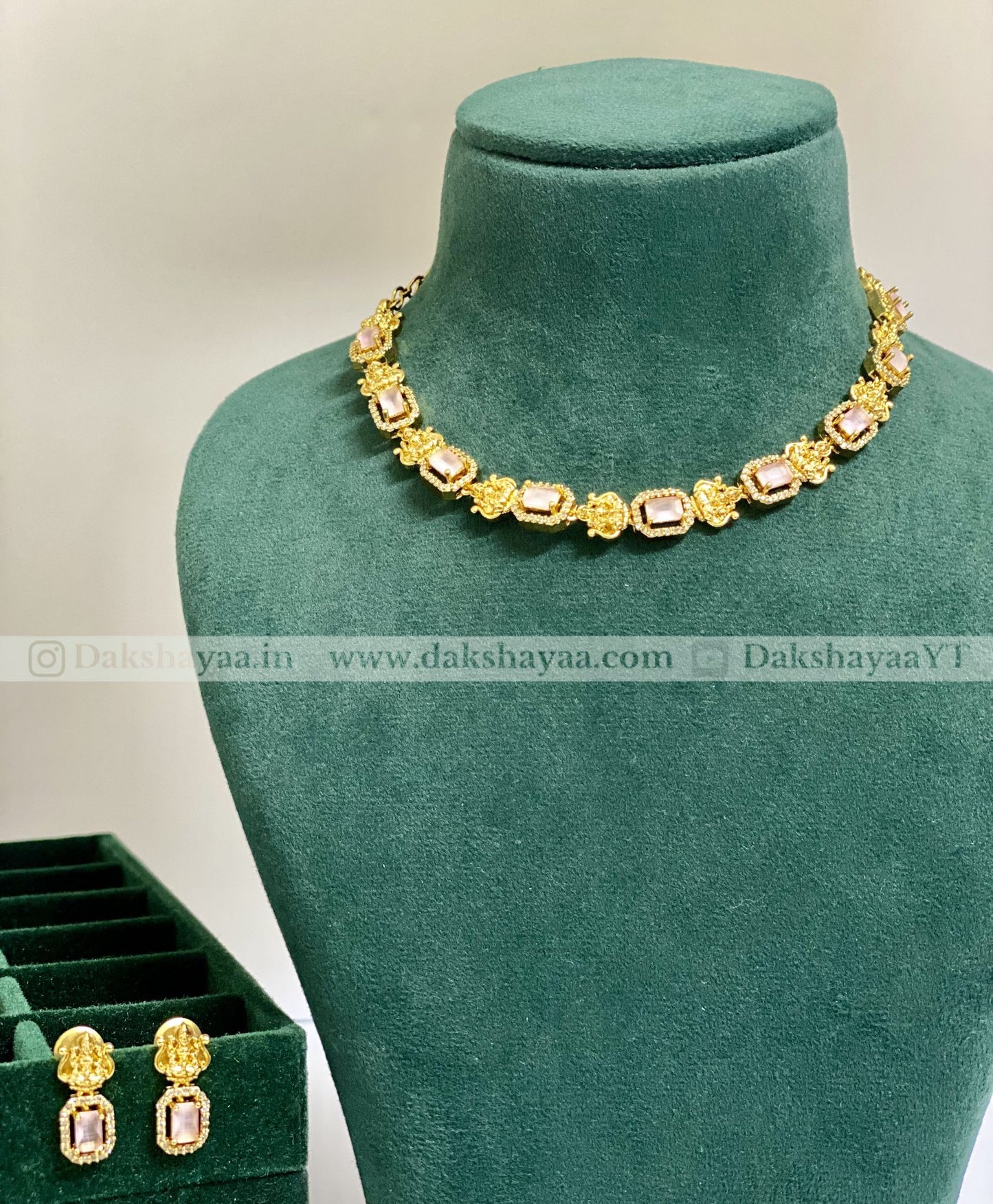 Regal Gold Finish Stone Choker Set