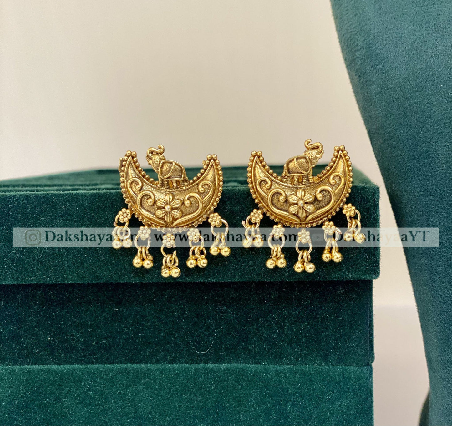 Antique Gold Finish Crescent Motif Choker Necklace Set