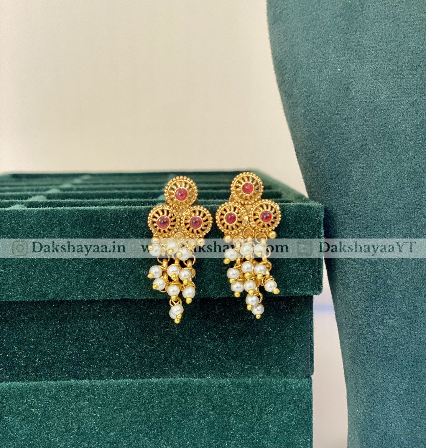 Antique Gold Finish Pearl & Ruby Choker Necklace Set