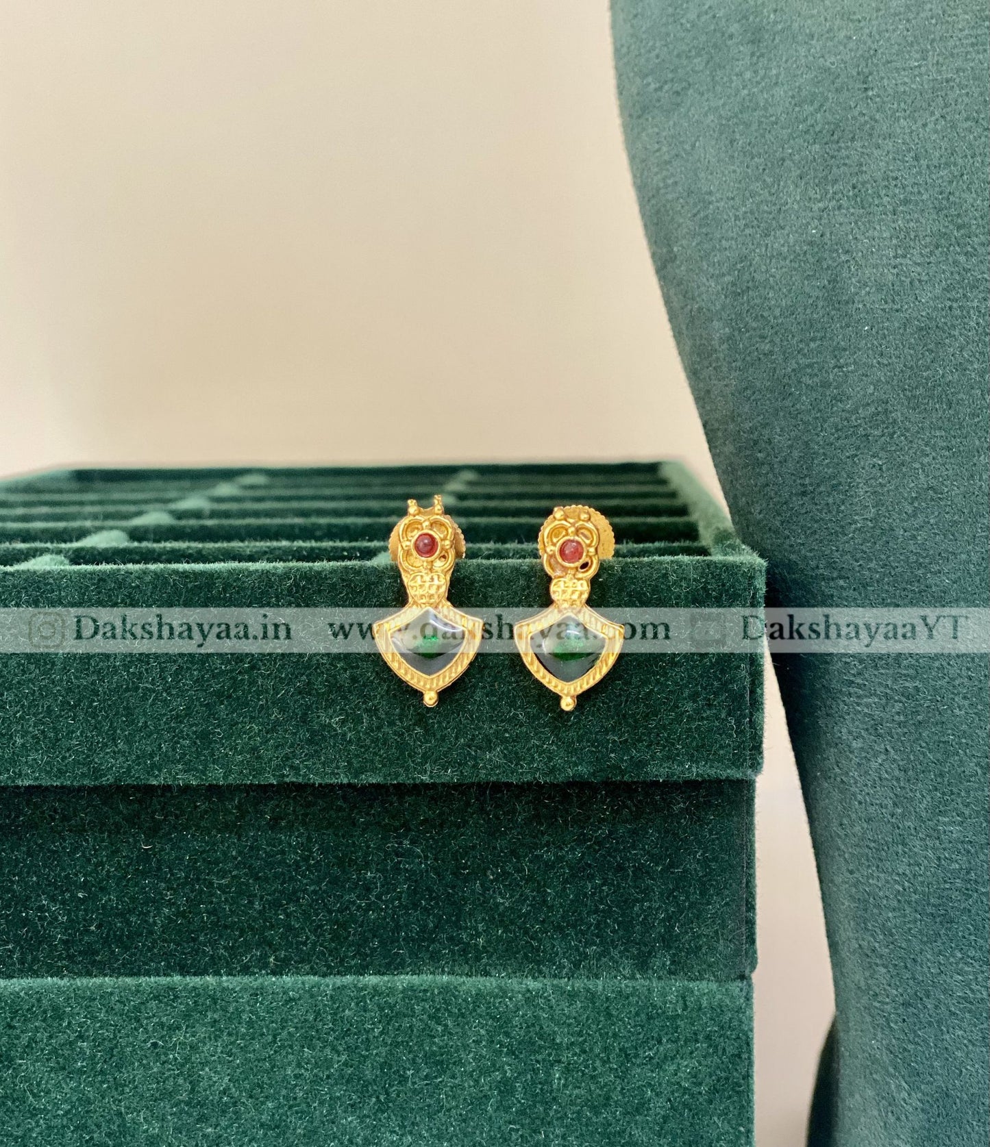 Traditional Palakka Design Gold Finish Choker Necklace Set