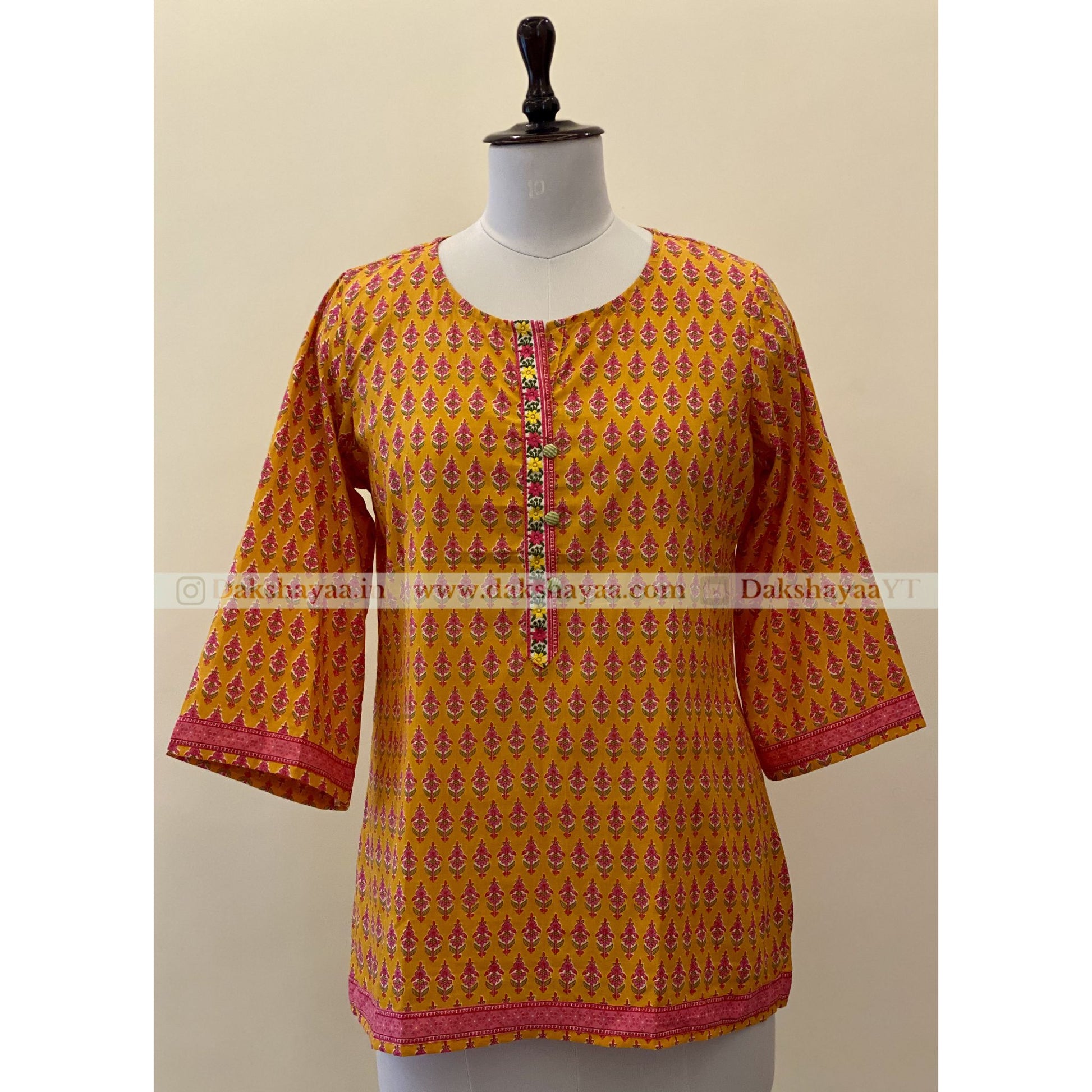 Front view of Kesariya Print Pure Cotton Short Kurti Top for Women – Vibrant Ethnic Wear M-3XL