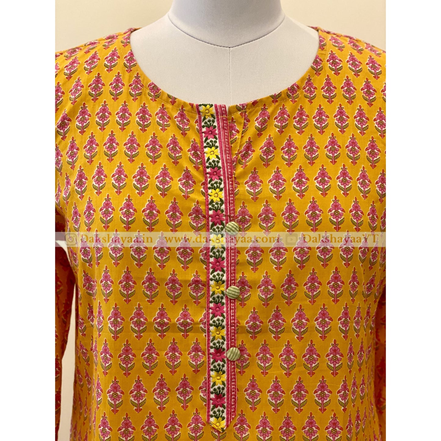 Close-up view of Kesariya Print Pure Cotton Short Kurti Top for Women – Vibrant Ethnic Wear M-3XL