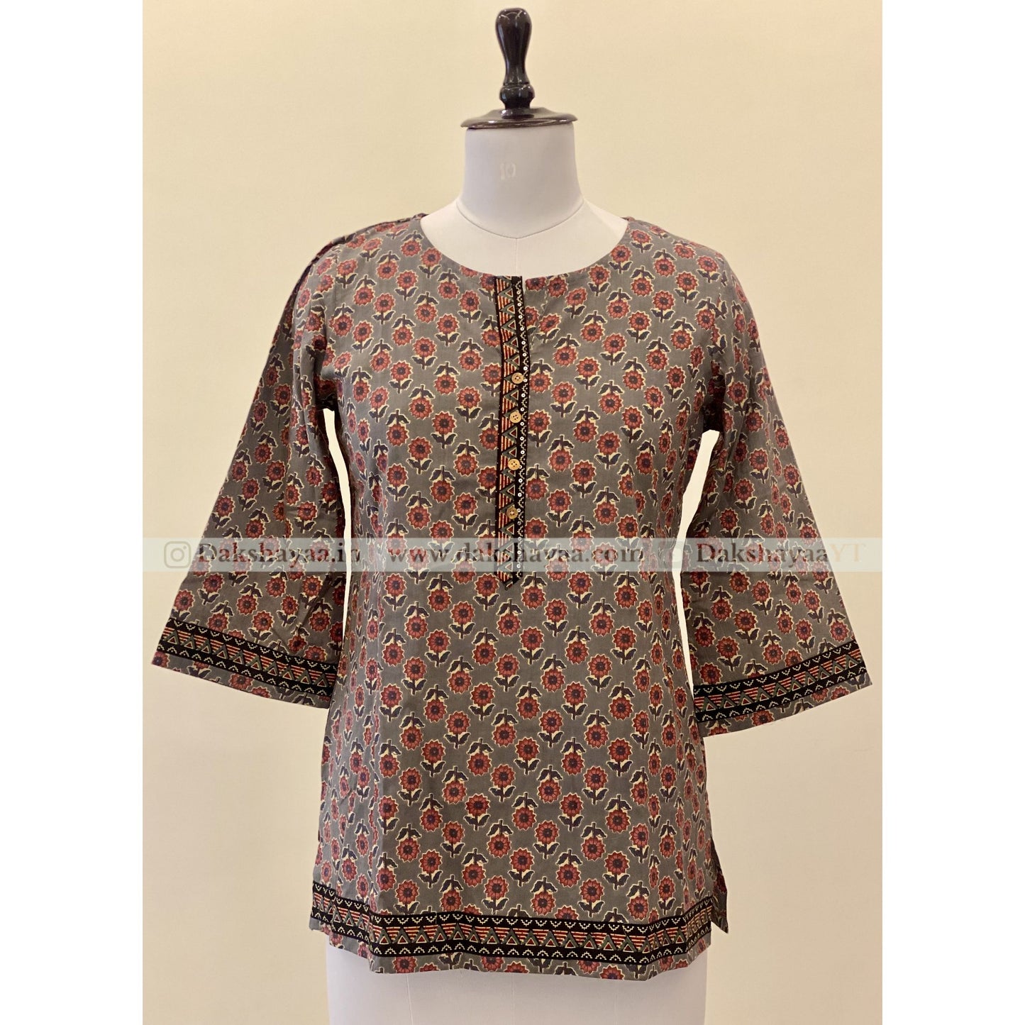 Front view of Jaipuri Print Pure Cotton Short Kurti Top for Women – Ethnic Dailywear M-3XL