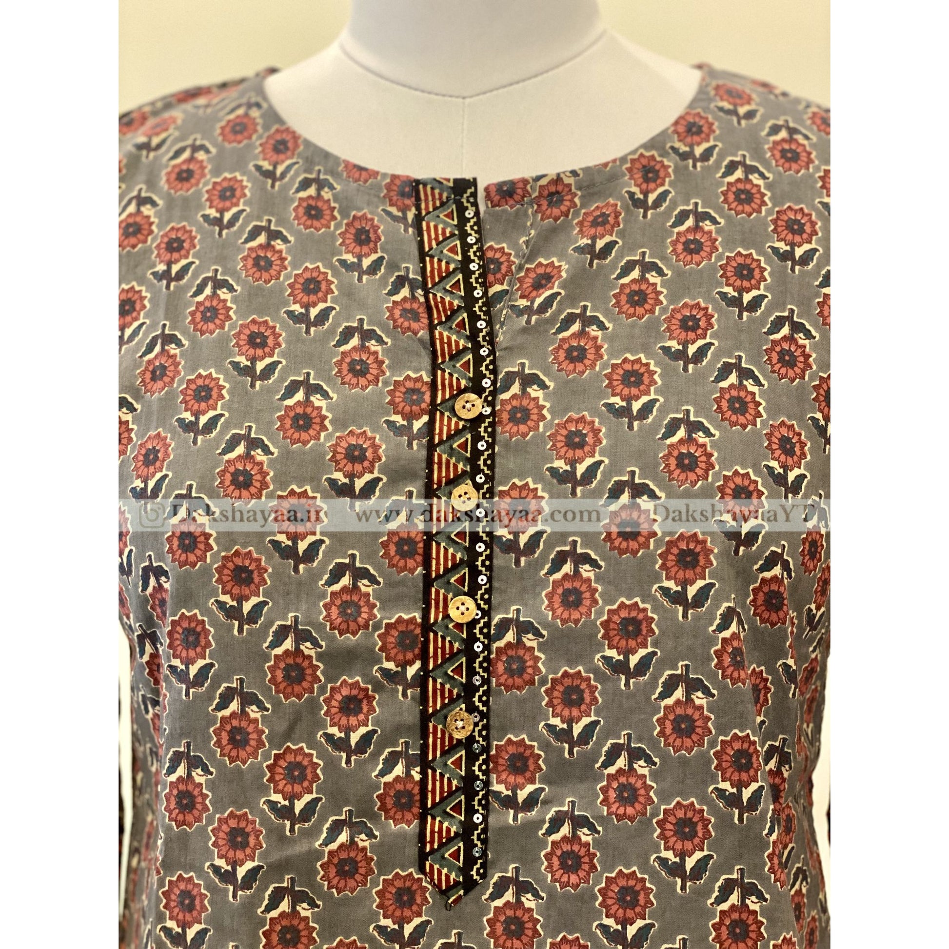 Close-up of Jaipuri Print Pure Cotton Short Kurti Top for Women – Ethnic Dailywear M-3XL