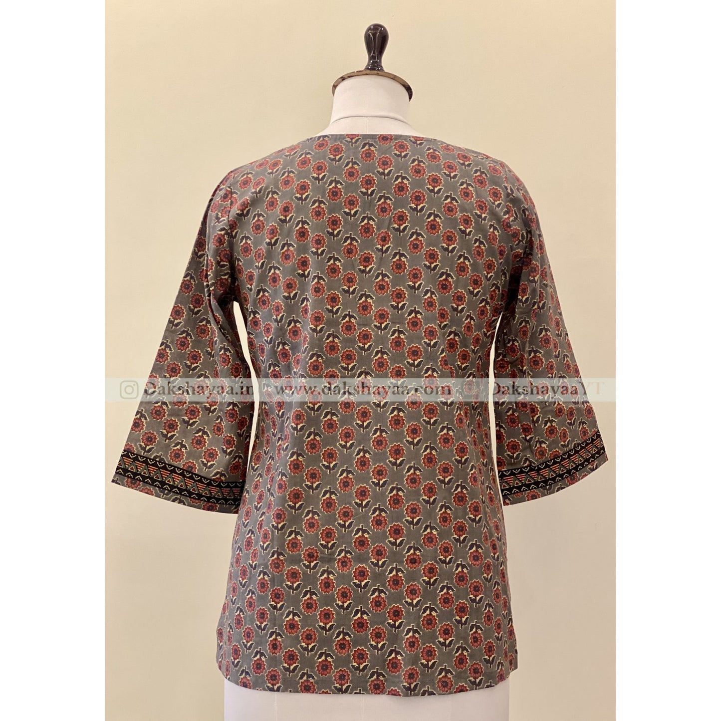 Back view of Jaipuri Print Pure Cotton Short Kurti Top for Women – Ethnic Dailywear M-3XL