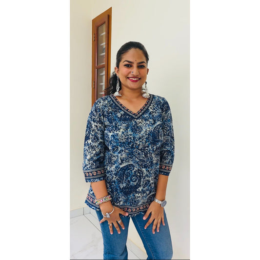 Paisley Print Pure Cotton Short Kurti Top for Women – Summer Ethnic Wear M-3XL, Model Wearing Size M