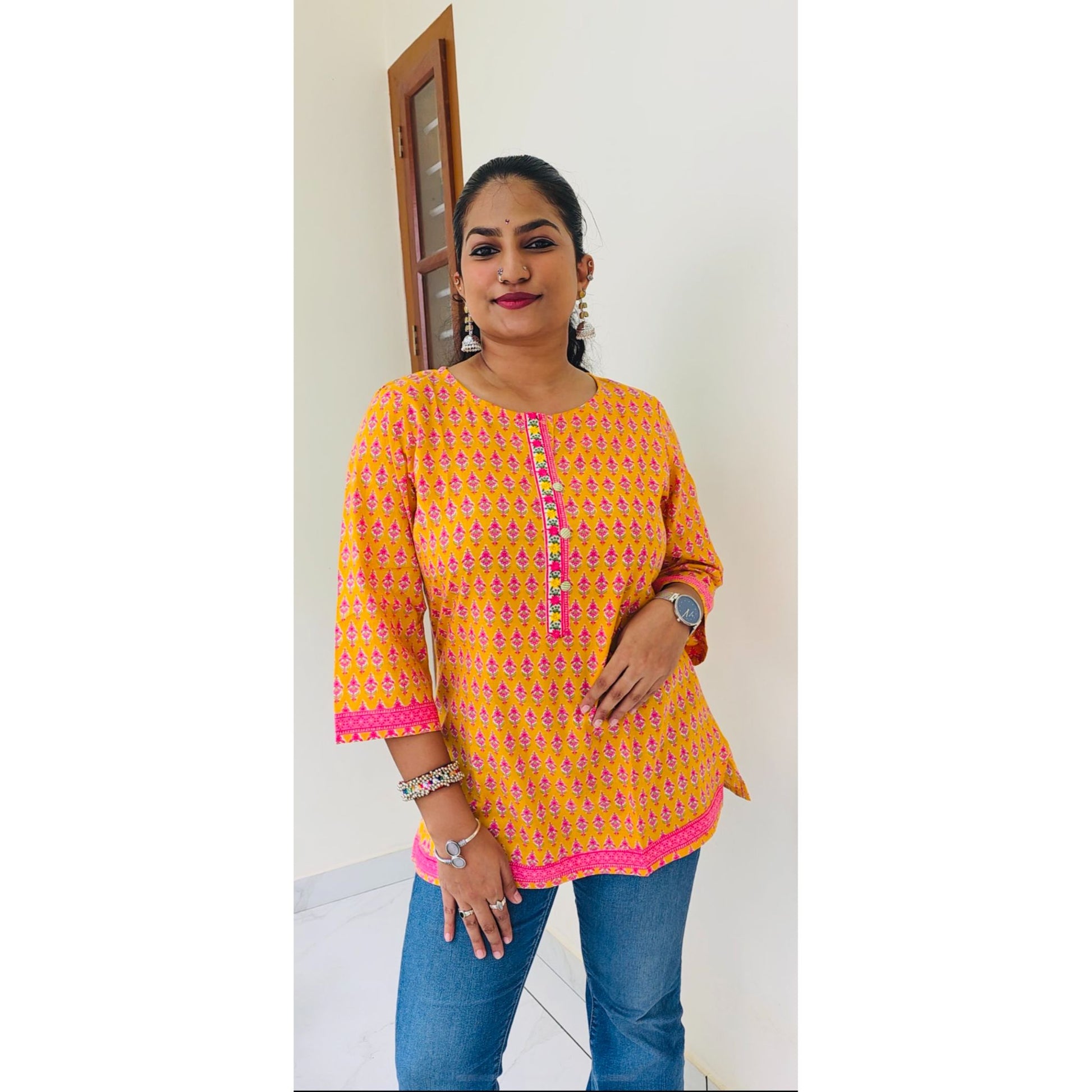 Kesariya Print Pure Cotton Short Kurti Top for Women – Vibrant Ethnic Wear M-3XL, Model Wearing Size M